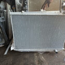 Radiador de Nissan D21 completo de aluminio